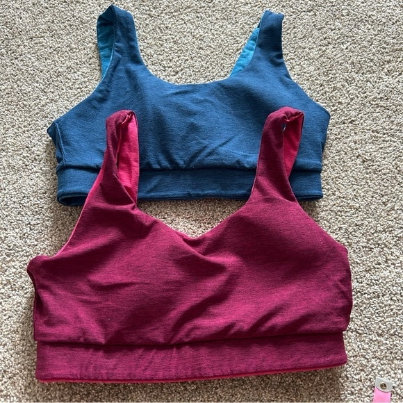 Reversible sports bras set of two size medium - Picture 1 of 8